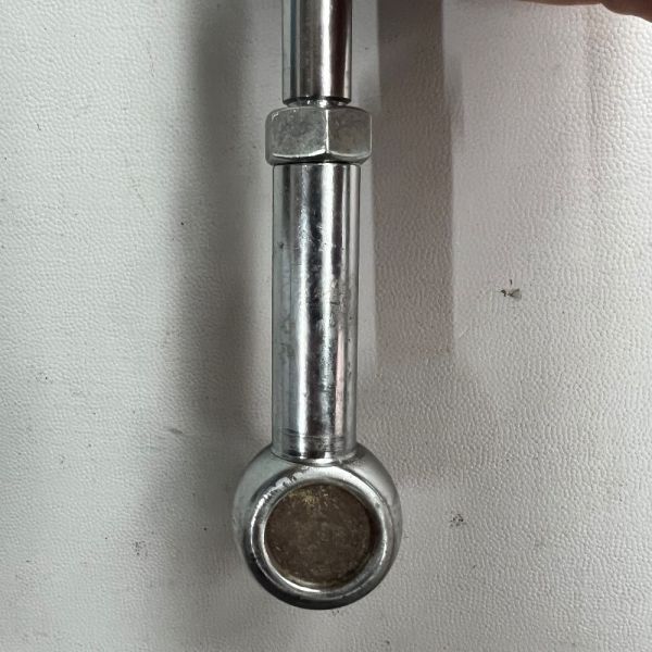 The Universal Solution: Connecting Rod for Bus Door Pumps