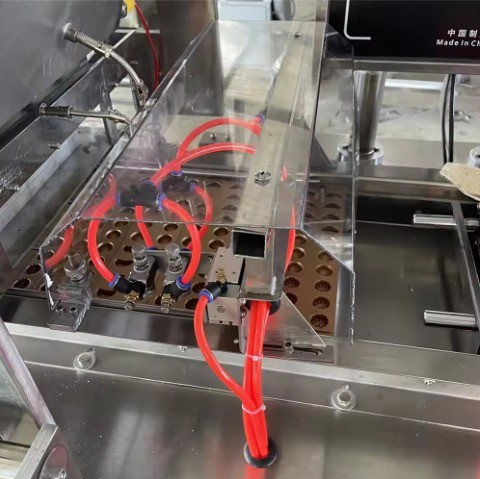 Depositing Semi-Automatic Manual Colored Hard Candy Molding Equipment Production Line
