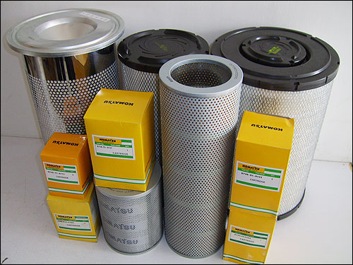 Komatsu excavator fuel filters oil filter  6754-71-6140  Genuine parts replacement parts aftersale parts