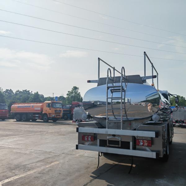 Shacman X9 Aluminum Alloy Fuel Gasoline Oil Tanker Truck With Fuel Bowser