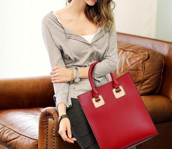 2016 spring and summer new European style leather leather handbag female retro iron square