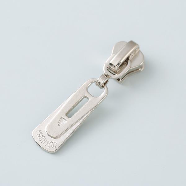 Heavy Duty #5 Metal Zipper Wear Resistant Smooth Sliding Metal Zipper Head