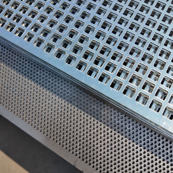 Galvanized Architectural Perforated Metal Screens For Decoration 15mm Aperture