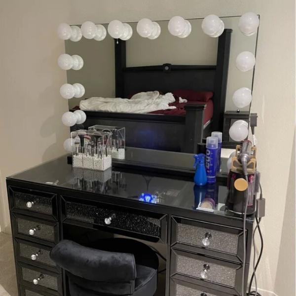 Modern Design Oak Makeup Table With Lighted Mirrored Dresser Vanity Desk And Storage