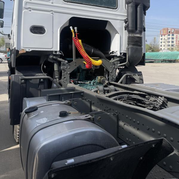 6x4 Wheel 420hp Howo Sinotruk Tractor Truck Used Euro 2 Multimedia System