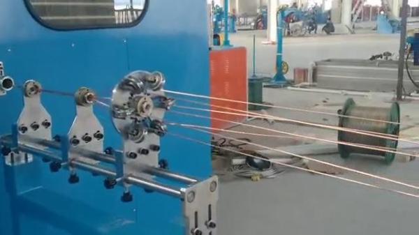 Grande fio industrial que ajunta a máquina para fios de cobre desencapados, fios estanhados