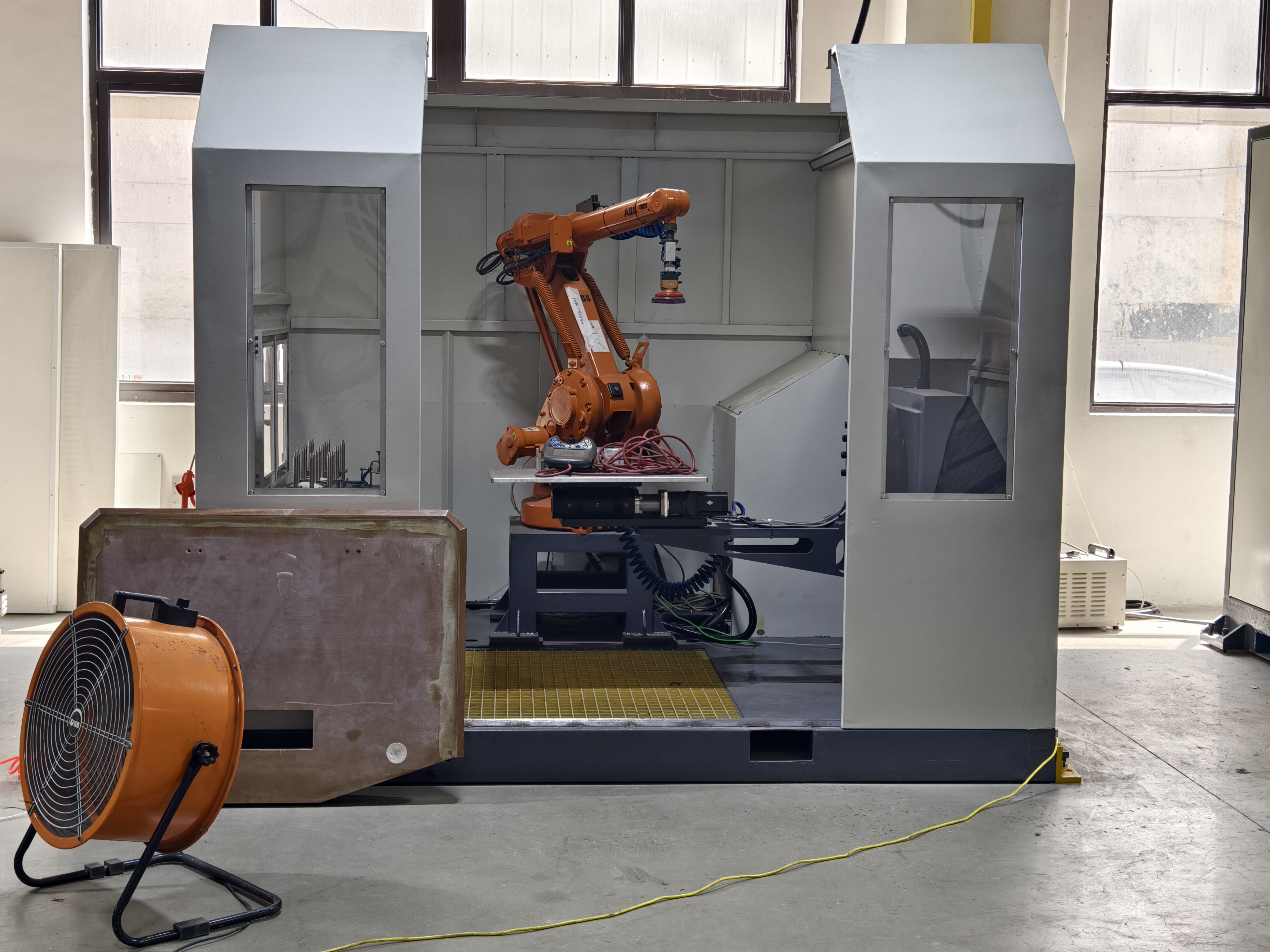 Multi Axis Robotic Aluminum Polishing Machine For Aluminum Alloy Extrusions