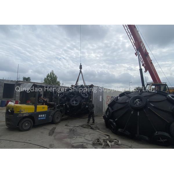 ISO17357 Certified Pneumatic Rubber Fender 50/80Kpa Pressure For Marine Protection