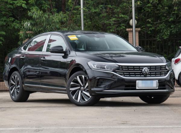 Sedan médio do assento da porta 5 do carro 280TSI 4 de Volkswagen Passat 2023