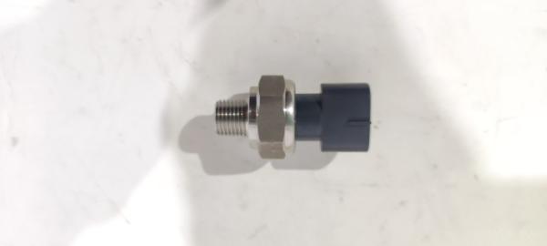 Excavator Construction Machinery Engine Parts FVZ 1-80220023-0 Engine Pressure Sensor