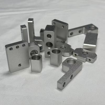 Máquinas de torneamento de aço de óxido de alumínio e de metal personalizadas com peças CNC padrão ASTM