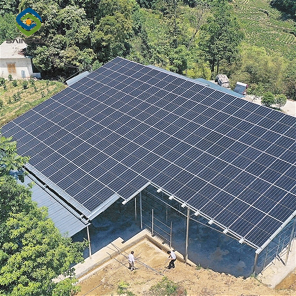 5.5-7.5m Height Photovoltaic Greenhouse With Solar Panel Roof