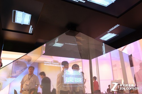 Full HD 4 Faces 3D Hologram Pyramid Display 240 x 240cm  for Shopping Mall Advertising