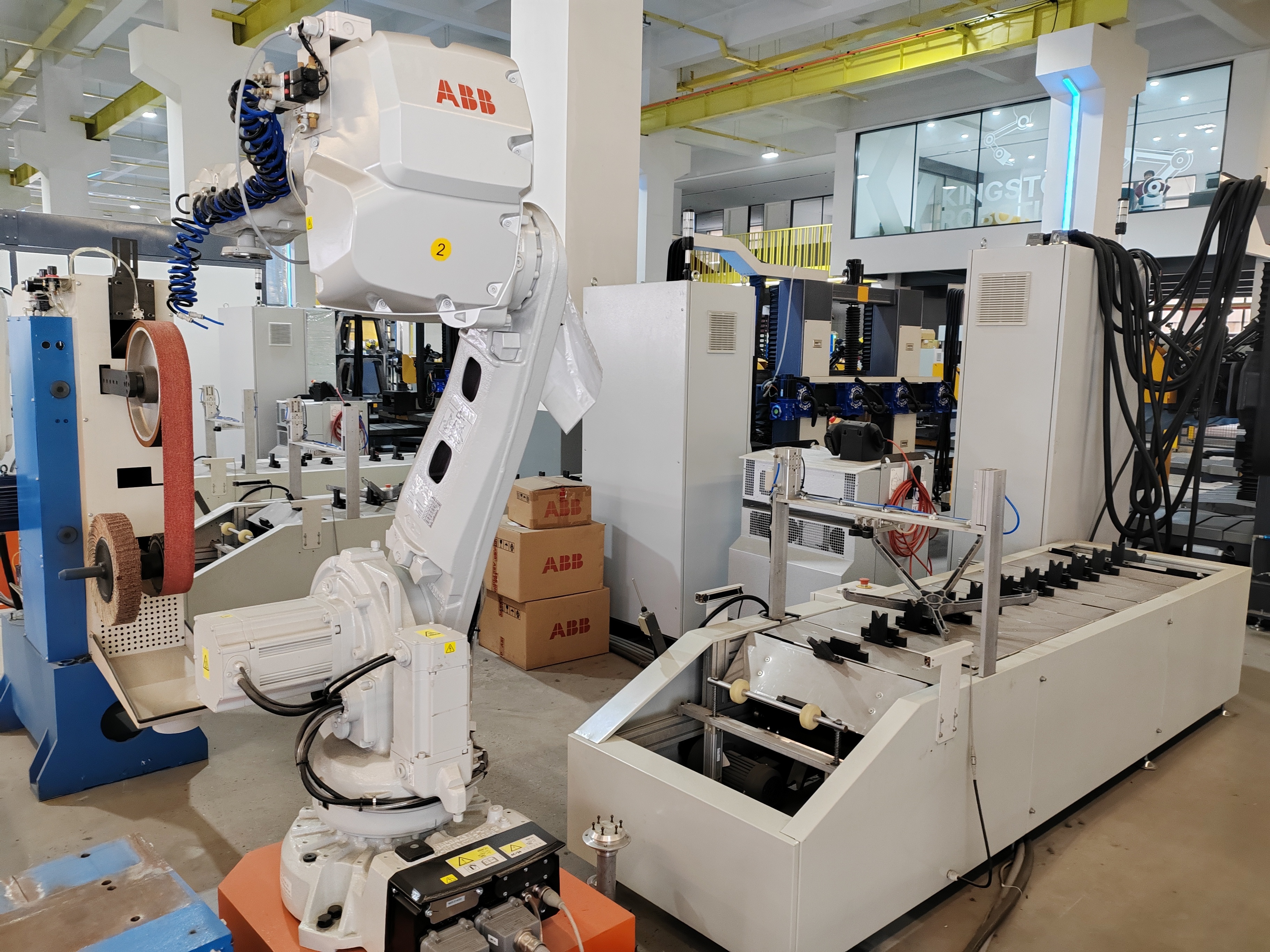 Carbon Steel Industrial Grade Robotic Deburring Machine For Plastic Steering Wheel Core