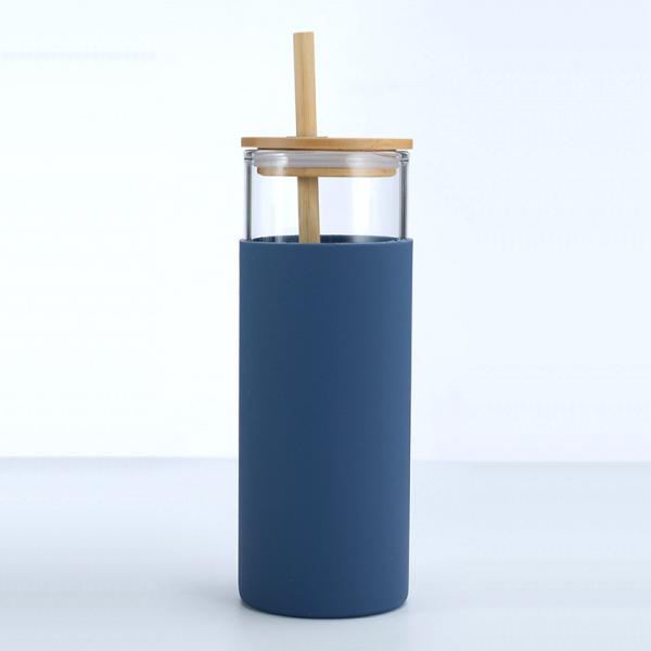 Reusable Design 20oz 17oz Water Bottle Residential Glass Juice Tumbler Glass Drinking Bottle With Silicone Sleeve Eco Friendly Stylish