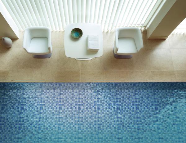 Skidproof White Blue Ceramic Pool Tiles 300x300mm Glossy Matt