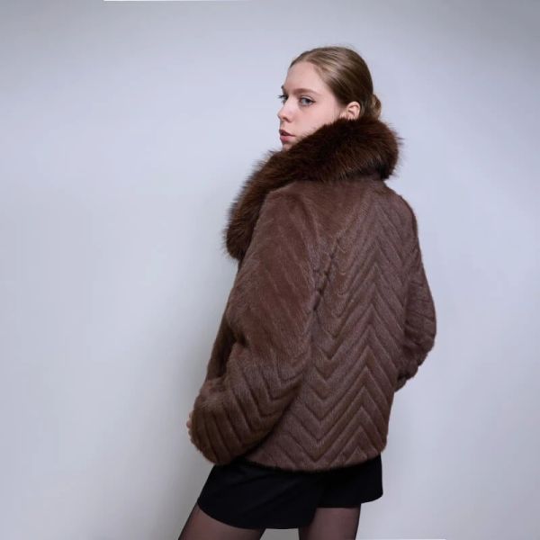 Polyester Fibre Long Faux Fur Coat Customizable Cropped Fur Jacket 50cm 52cm