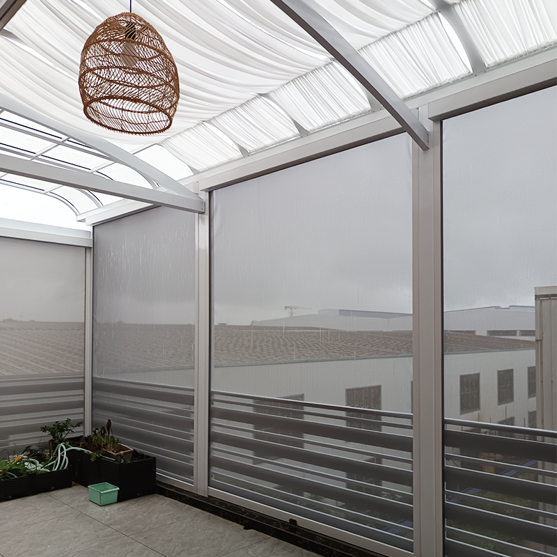 100 Series Zipper Roller Blind