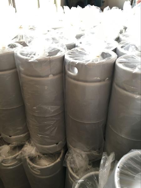 stainless steel beer keg with  sankey spears