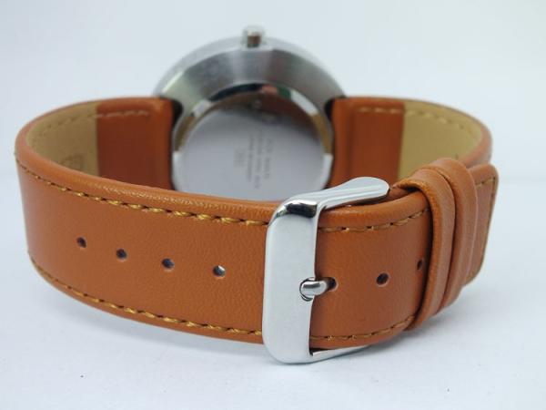 Fashion design and color watch Stainless steel case with geniune leather strap watch