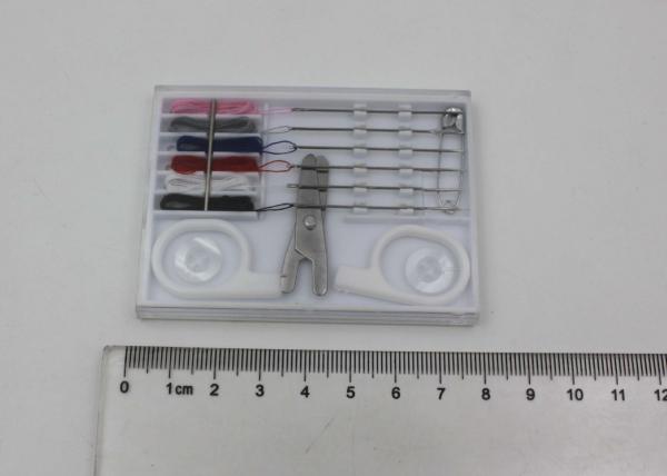 Disposable Hotel Mini Sewing Kit Accessories With Scissors / Pin / Neddle And Thread