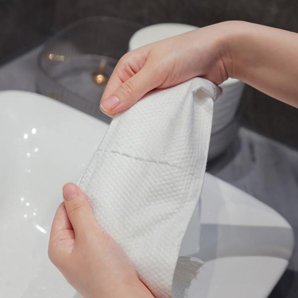 50 pièces pour la peau sensible serviette jetable personnalisée pour le lavage