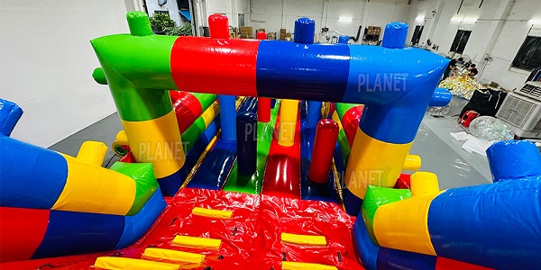 Cours d'obstacles gonflable en PVC pour enfants et adultes