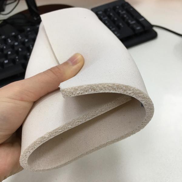 Экструдированная белая полоска из силиконовой резины для закрытой клетки