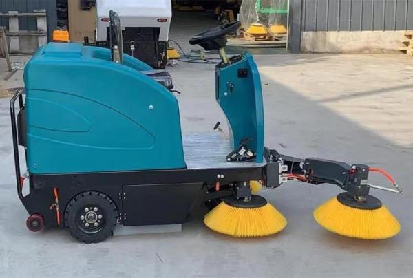 Pure Electric Ride On Sanitation Cleaning Truck Mini Shop Floor / Outdoor Road Sweeper Customized