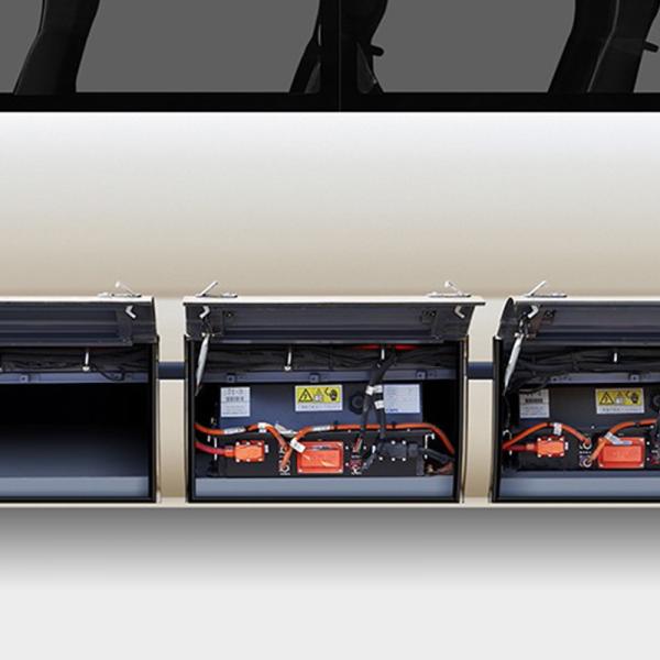 Eco Electric Passenger Vehicle with 2280mm Width and 10600kg G.V.W