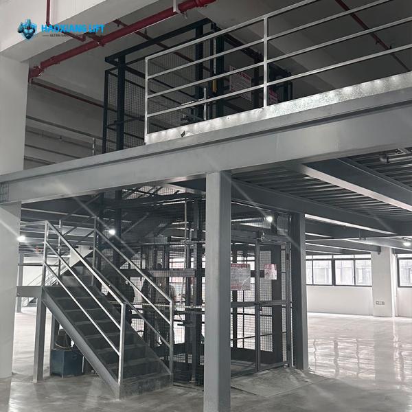 1800kg Vertical Freight Platform Lift Powder Coated Steel For Goods Lifting