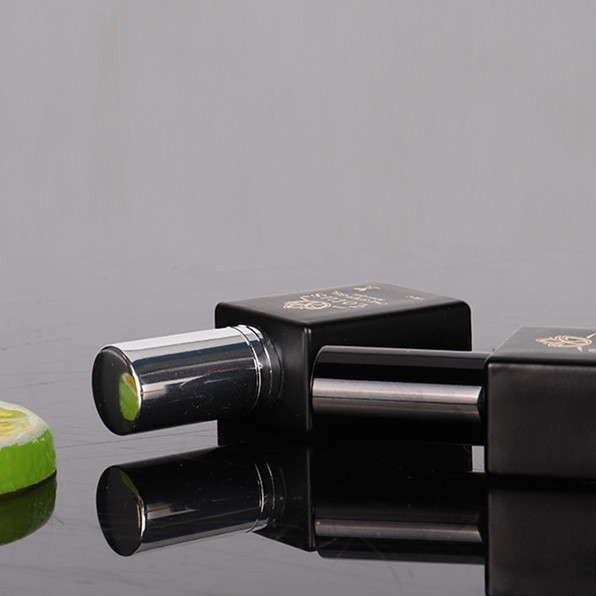 Черная упаковывая бутылка маникюра контейнеров УЛЬТРАФИОЛЕТОВОГО геля стеклянная косметическая с щеткой