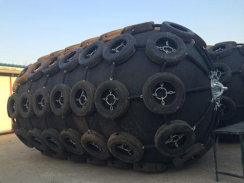 80KPa High Pressure Resistant Rubber Inflatable Fenders For Boats With Safety Valve