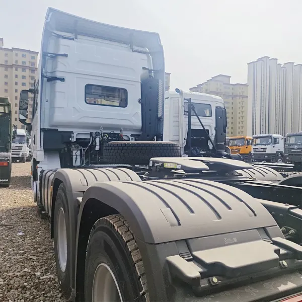 Shacman Weichai Engine Large-Sized Items Cargo Transport Tow Tractor Truck