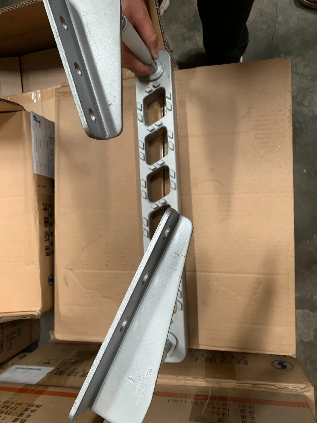 SHACMAN Auto Parts Right Lower Step Assembly Trailer