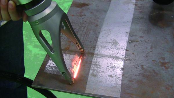 Fiber Laser Rust Removal System 200 Watt High Efficiency Environmental Friendly