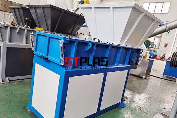 Single Shaft 300kg/H 30kw Plastic Shredder Machine