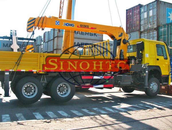6x4 Truck Mounted Hydraulic Crane , 10 Tons Lifting Load Truck Mounted Crane