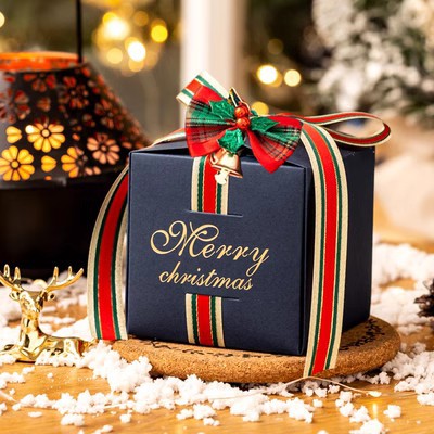 Customized Tote Bag Christmas Paper Gift Box Packaging with Recycled Materials