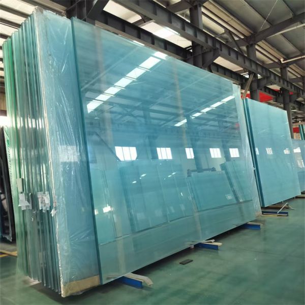Super White Low Iron Float Glass UV Protection Decorative Architectural Glass Customized