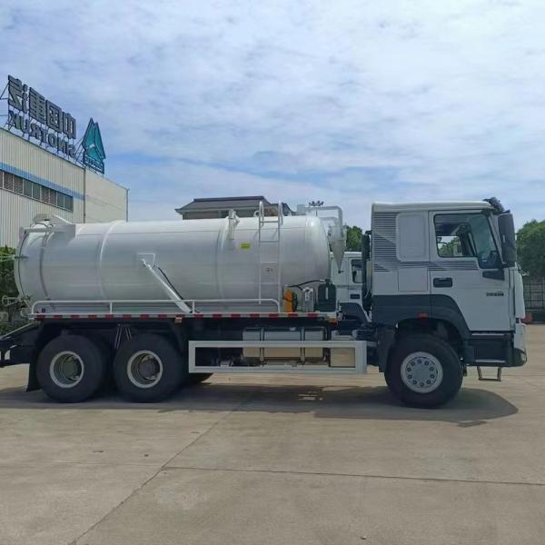 HOWO V7X 6x4 Vacuum Sewage Suction Truck 20000-22000 Liters Euro 6