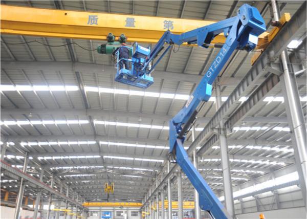 65 Foot One Man Lift , Boom Man Lift Customized Size Convenient Transportation
