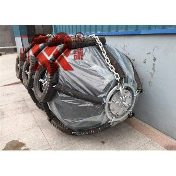 Оранжевая пена цвета заполнила абсорбцию высокой энергии обвайзеров шлюпки обвайзеров большую круглую