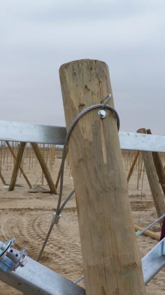 Anti Corrosive Vineyard Trellis Construction Metal Line Vineyard Posts 2.5mm Thick