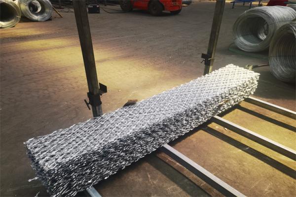 Diamond Opening Razor Barbed Wire Mesh Fence For Factory Or Prison