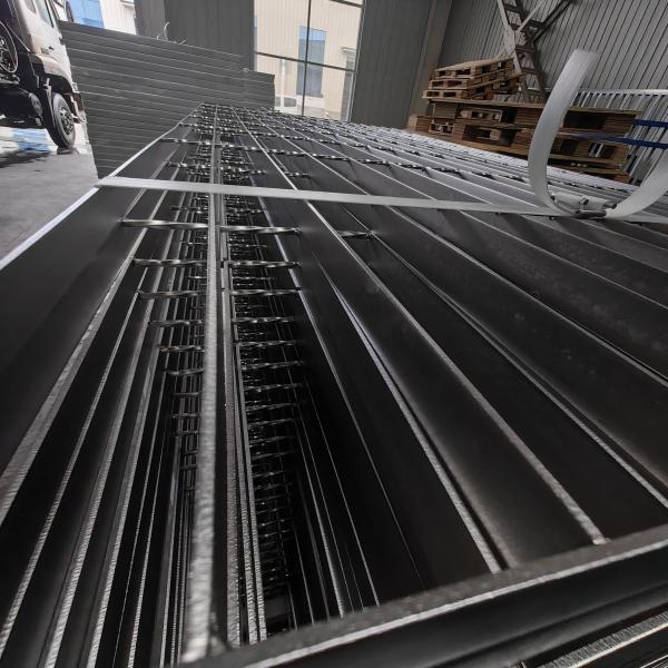 30*30*3mm Decking de piso de aço Máquina de grades metálicas de pressão Soldada
