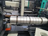 Machine de moulage de sécurité injection automatique en plastique de casque avec le système servo