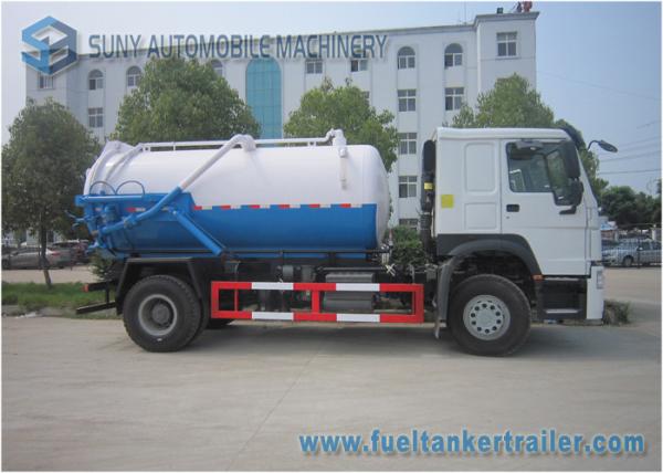 Large 12000L Q235 Vacuum Tank Truck , 6 Tyre Sinotruk HOWO Truck