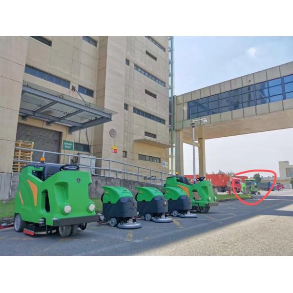CE Certified Ride-On Cleaning Machine for Environmental Cleanliness in Large Spaces