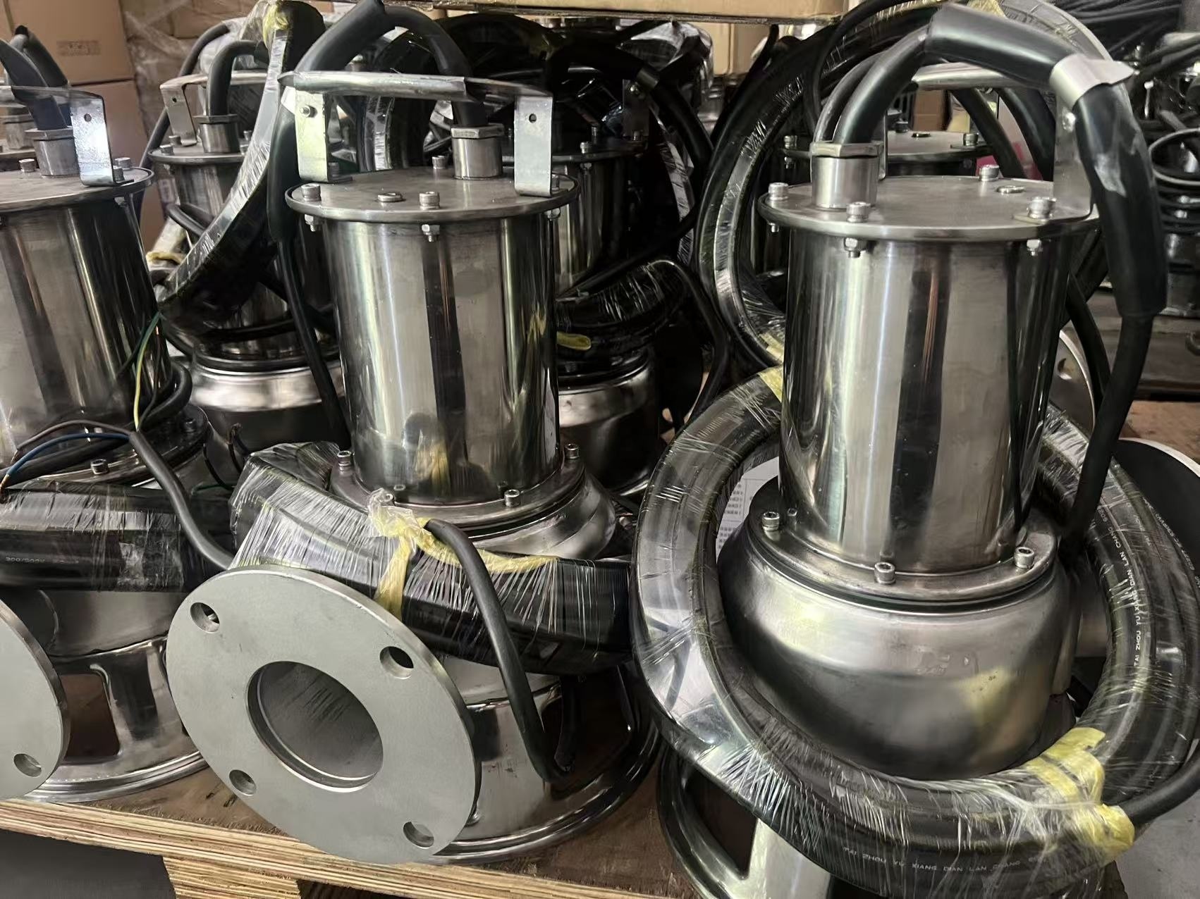 Permanent Magnet Stainless Steel Submersible Pump Oil Immersed Variable Frequency